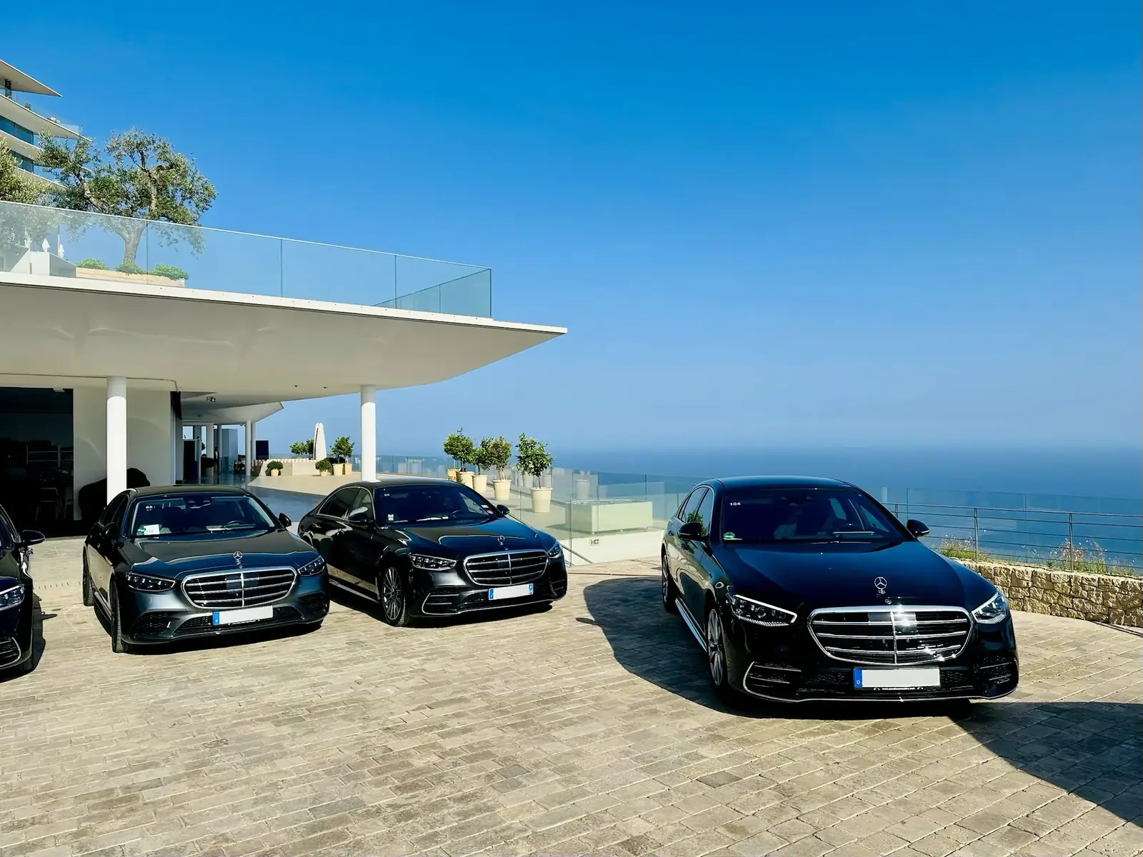 VTC Toulon : Mercedes Classe S face à la mer dans le Var